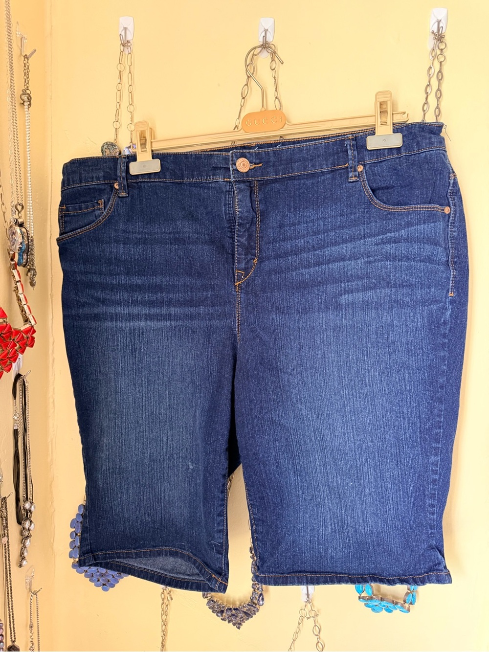 Gloria Vanderbilt Dark Blue Cropped Bermuda Jeans